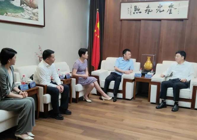 熱烈歡迎海南省人大孫副主任一行蒞臨金名節(jié)能參觀指導(dǎo)